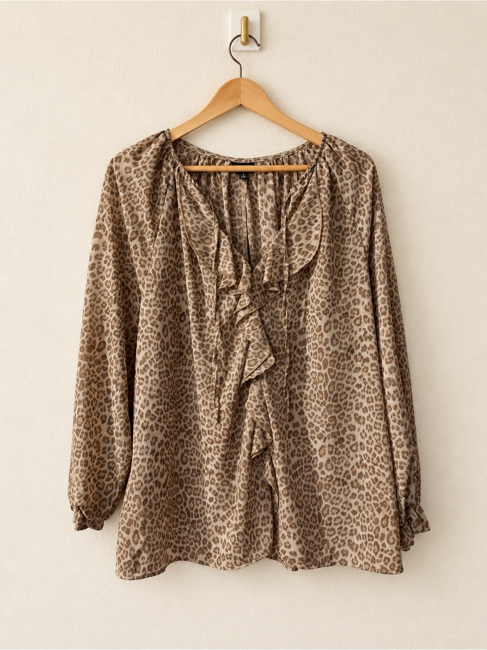 Torrid Leopard Print Ruffle Front Blouse Size 2XL Brown Tan Long Sleeve Boho